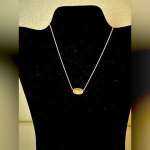 Elle color bar gold pendant necklace